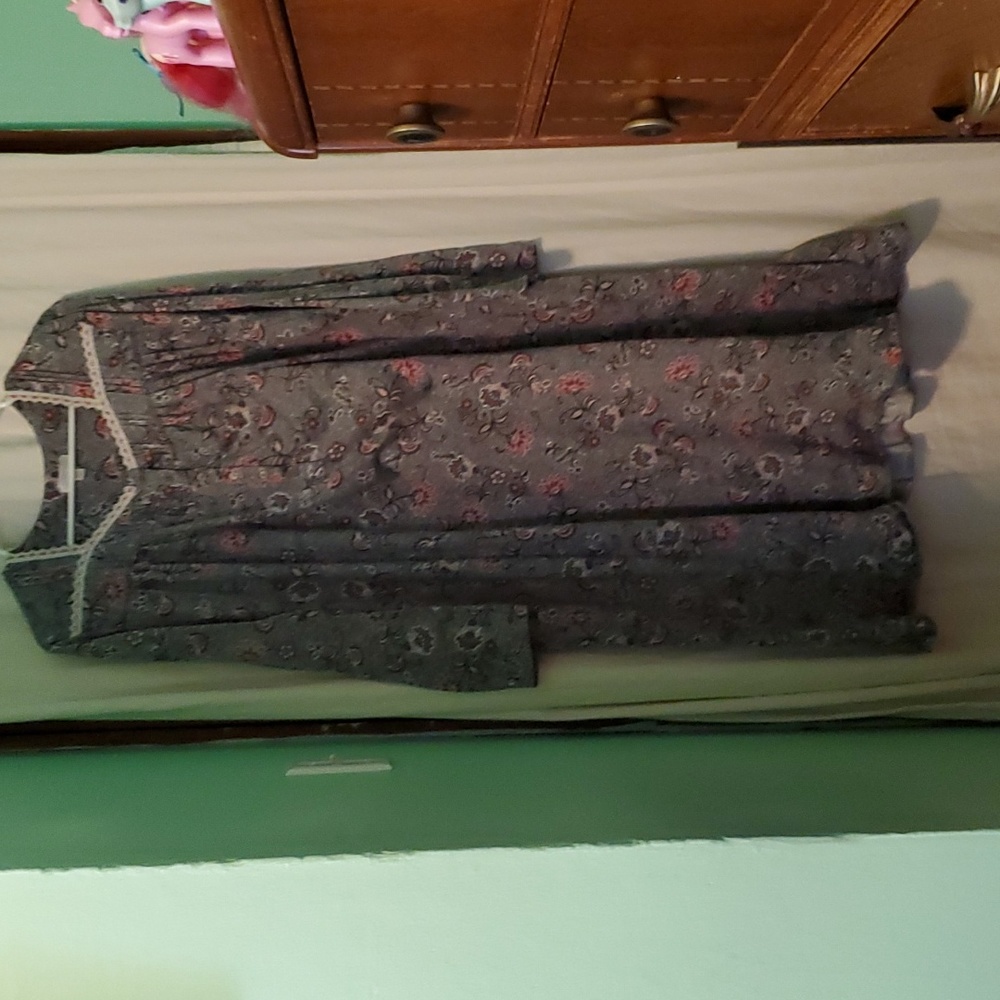 Secret Treasures Nightgown - Picture 2 of 10